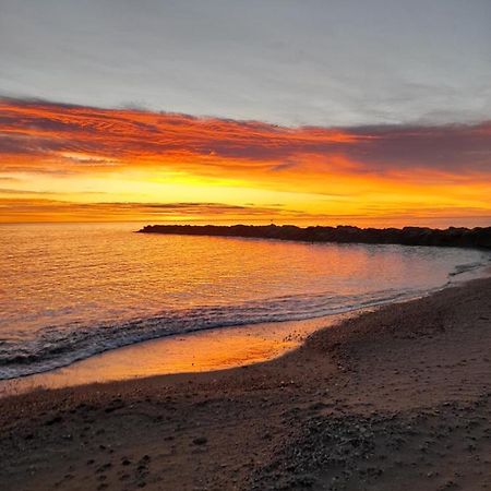 Les Pieds Dans L'Eau Sainte-Marie-la-Mer Exterior foto